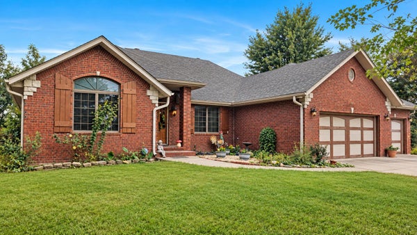 588 E SOUTHERNVIEW RD, OZARK, MO 65721 - Image e3c603fc9edf4955a11301de766e1c2b/706182279