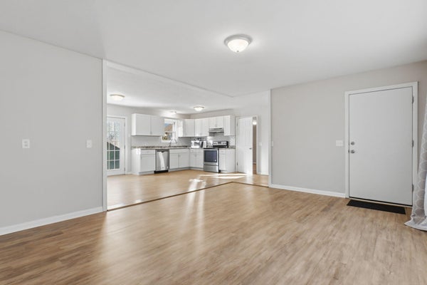 310 E FREEMAN ST, BOLIVAR, MO 65613 - Image e5f92a972311c5baa18cec6037201b68/3779654396