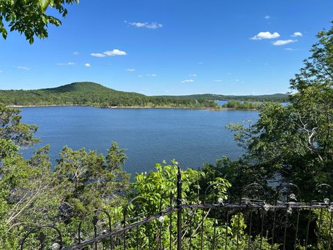 Photo of 113 Woodcliff Road, Shell Knob, MO 65747 (MLS # 60323978)