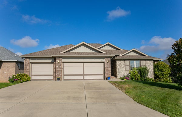 703 N FOX HILL CIR, NIXA, MO 65714 - Image eace0d23445c82edfc1e654d72a3545e/60442536