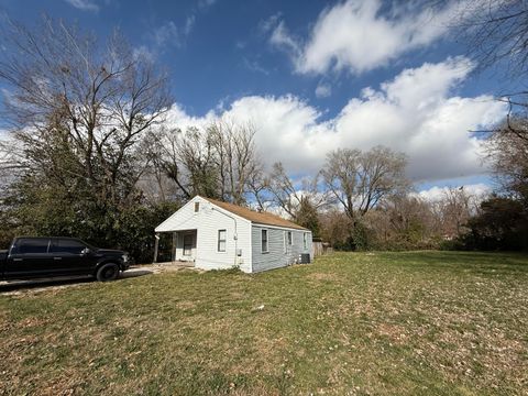 Photo of 2351 E Pacific Street, Springfield, MO 65803 (MLS # 60310243)