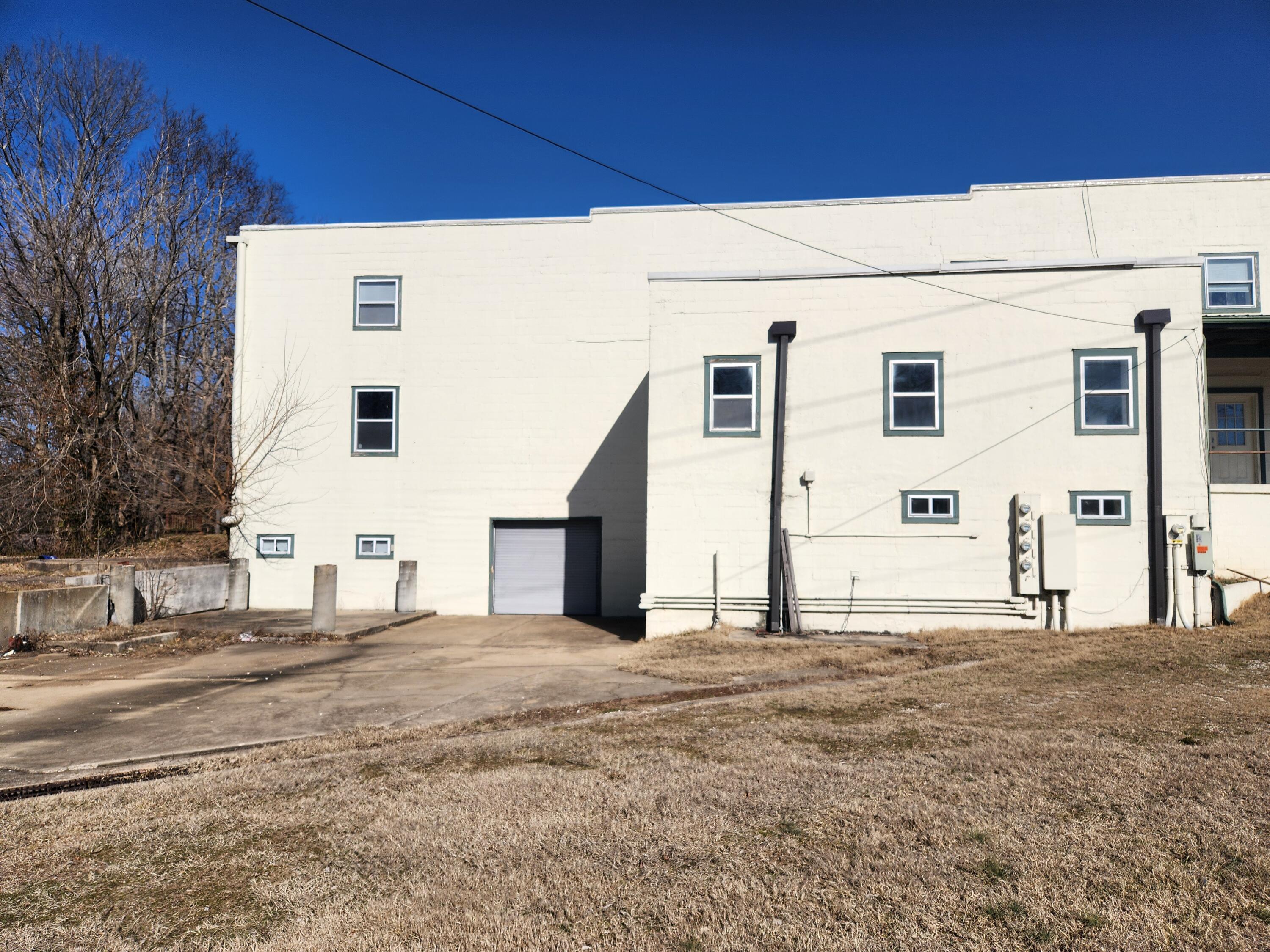 2940 square feet of storage/warehouse space located in Marionville.  Tenant is responsible for utilities.