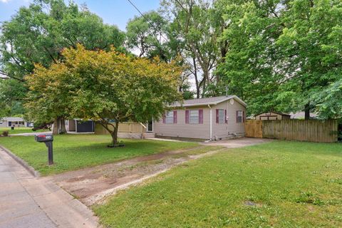 Photo of 314 E Swiss Lane Court, Springfield, MO 65807 (MLS # 60324611)