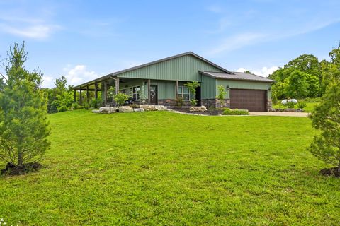 Photo of 11830 Farm Road 1195, Aurora, MO 65605 (MLS # 60324371)
