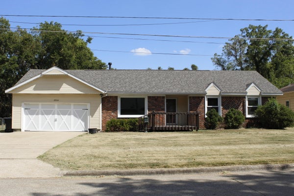 1054 S PEACH TREE AVE, SPRINGFIELD, MO 65804 - Image f0b899fb1c916e99e21cd3facc461012/1299701928