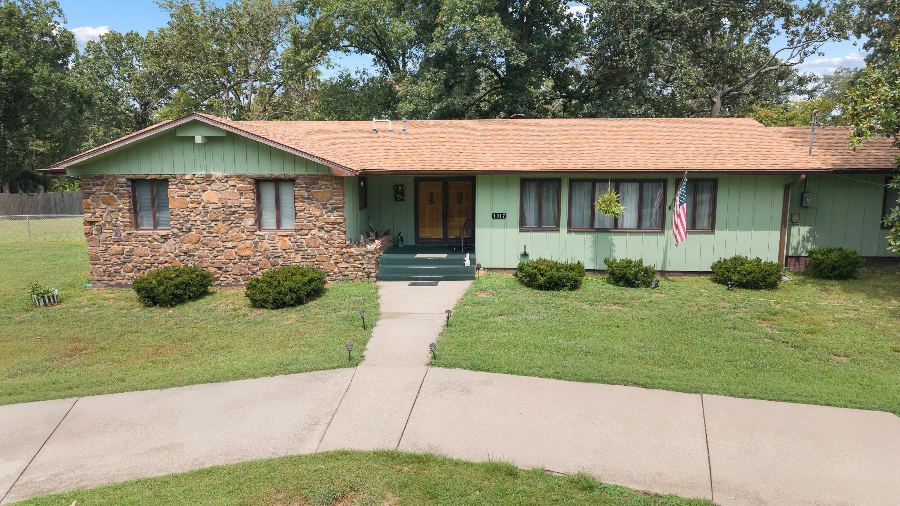 1017 Chinquapin Street - Photo 4