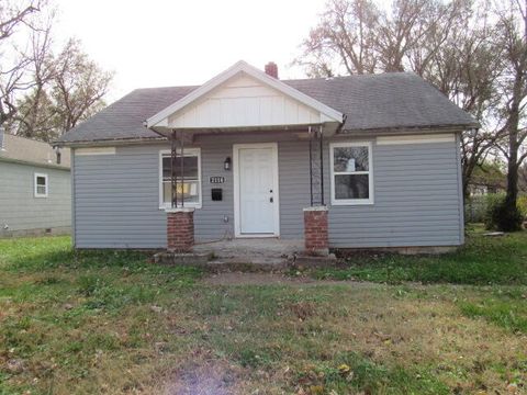 Photo of 2114 E Cairo Street, Springfield, MO 65802 (MLS # 60310072)
