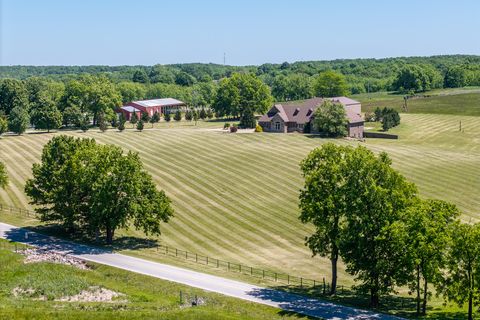 Photo of 4548-4610 N Farm Road 249, Strafford, MO 65757 (MLS # 60324434)