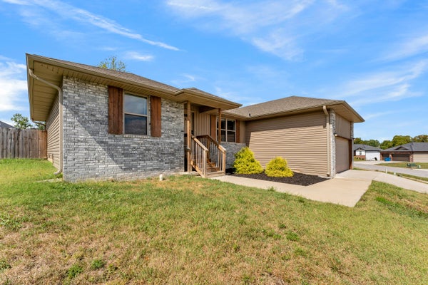 633 S SOUTHGATE DR, NIXA, MO 65714 - Image f439d4bd997c8210b9374e1dc0ff41c2/2120370475