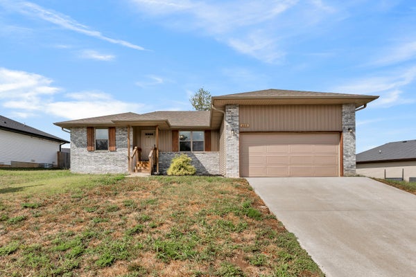 633 S SOUTHGATE DR, NIXA, MO 65714 - Image f439d4bd997c8210b9374e1dc0ff41c2/3710756520
