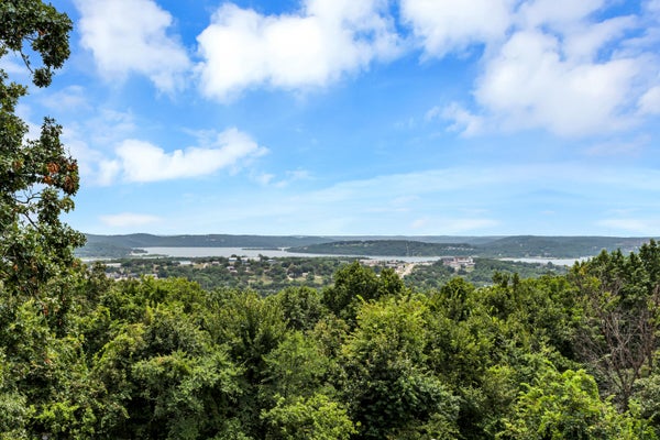 10 HILLCREST DR, KIMBERLING CITY, MO 65686 - Image f518ea376be1f95af06bfaf656e79827/4052484770