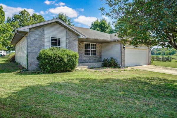 5474 BRADLEY AVE, PLEASANT HOPE, MO 65725 - Image f619f8b93940c8e5b783d164791ef9c5/2249445660