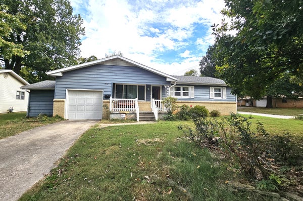 1962 S NEWTON AVE, SPRINGFIELD, MO 65807 - Image f8a6c78eb648724ae2b5f66bbb27587b/3127614830