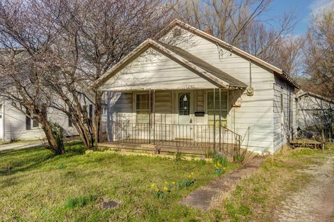 2140 N Roosevelt Avenue, Springfield, MO 65803 - MLS#: 60288668