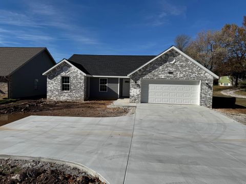 Photo of 2516 S Schifferdecker Avenue, Joplin, MO 64804 (MLS # 60310802)