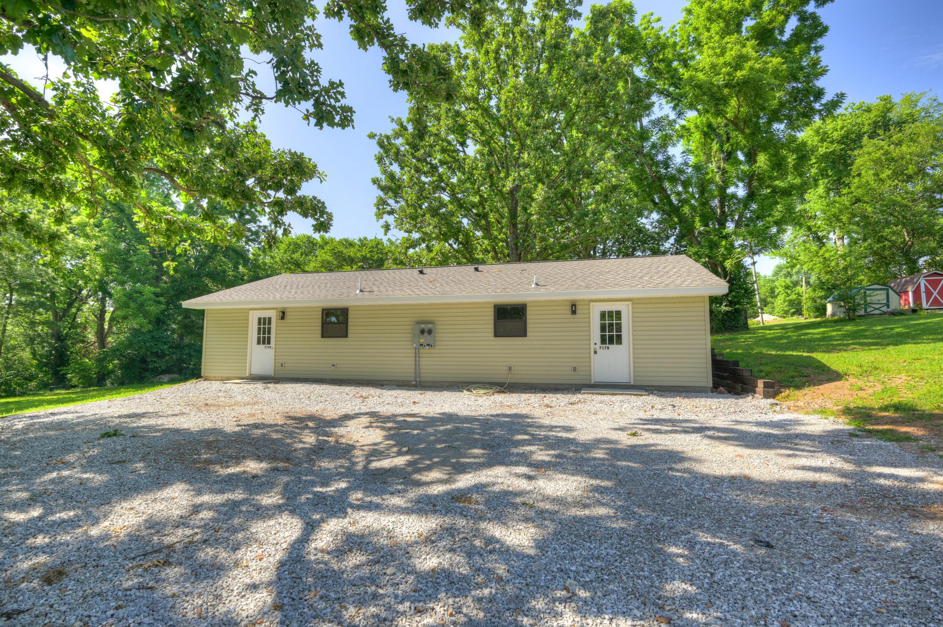 Photo 1 of 35 — 717 Benham Avenue, Neosho, MO 64850