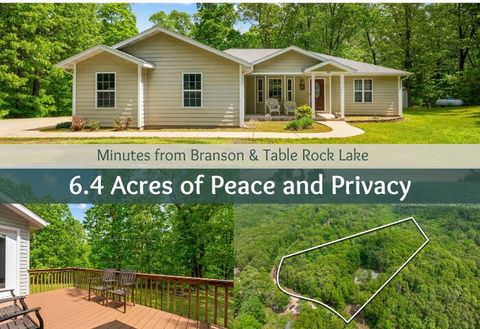 Photo of 640 Woodpecker Road, Reeds Spring, MO 65737 (MLS # 60324619)
