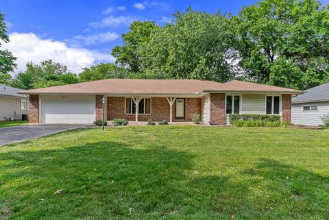 Photo of 1527 E Hanover Street, Springfield, MO 65804 (MLS # 60324085)