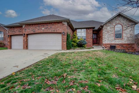 Photo of 3839 W Olivia Street, Springfield, MO 65810 (MLS # 60310623)