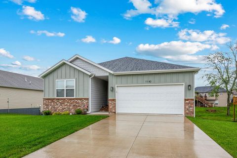 Photo of 1142 S Broadview Avenue, Springfield, MO 65802 (MLS # 60310190)