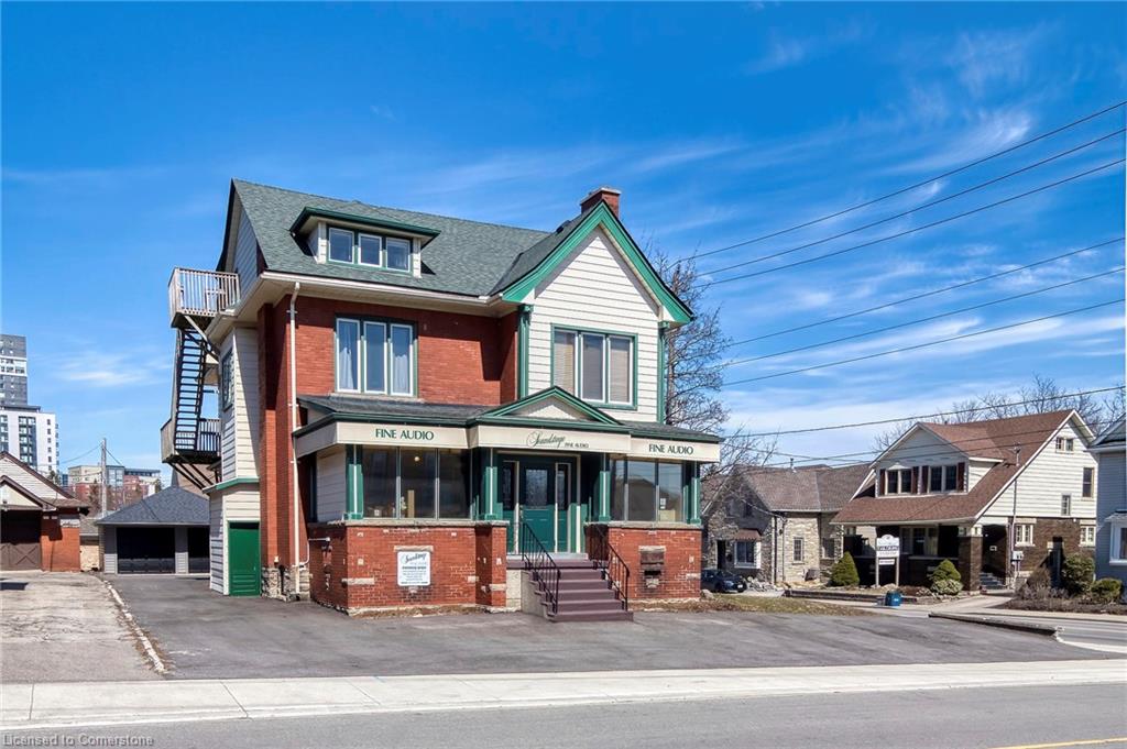 59 Regina Street N