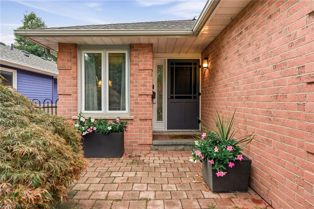 1229 Nathaniel Crescent