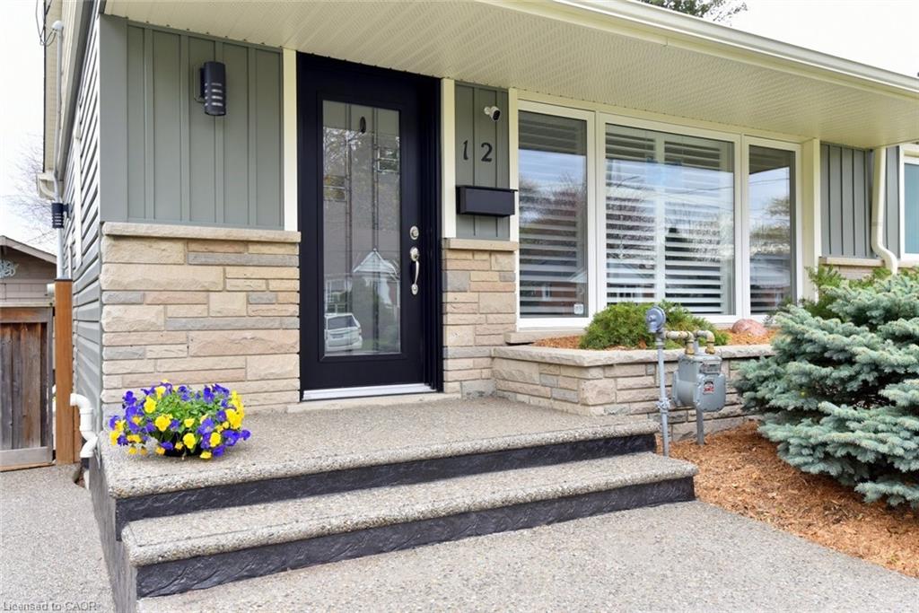12 Desjardins Avenue