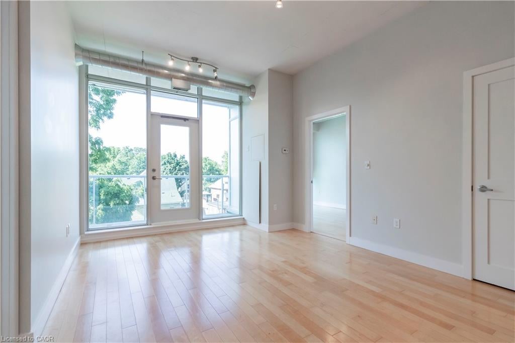 42 Bridgeport Road E 301