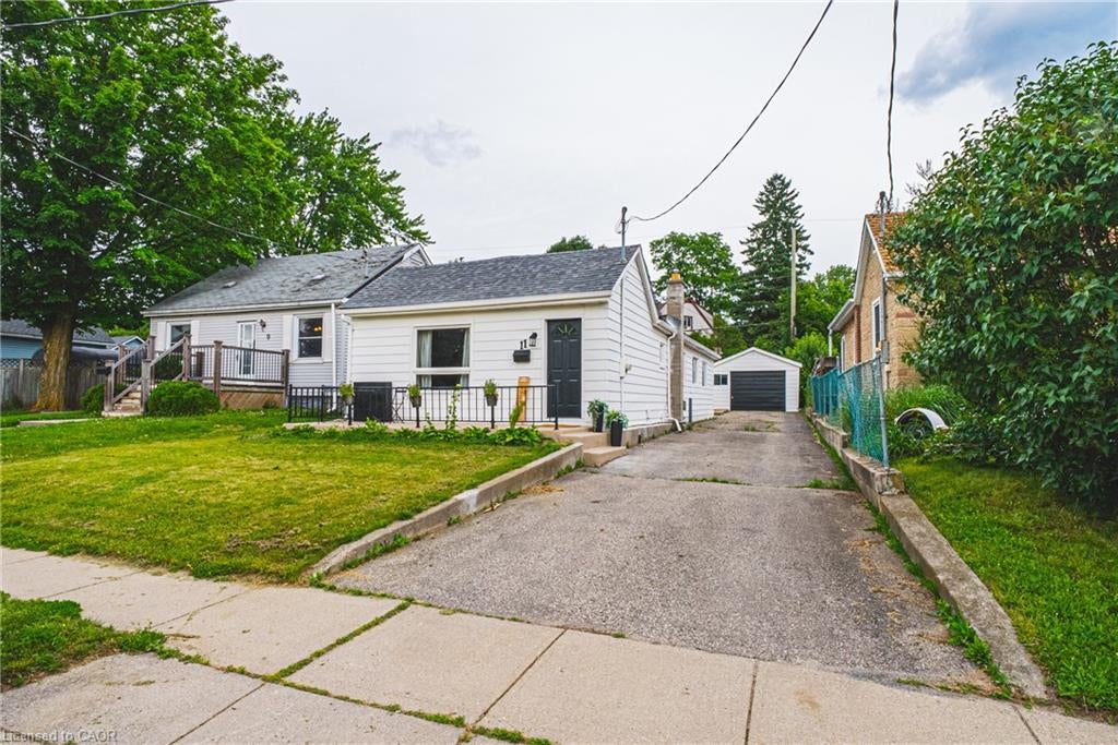 11 Broadview Avenue