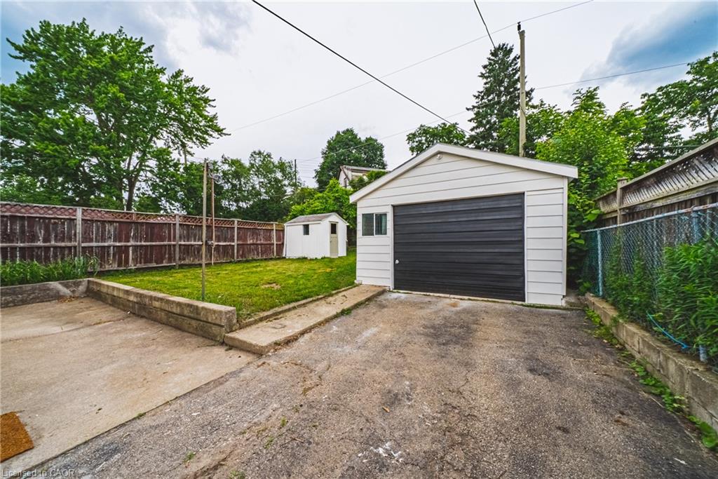 11 Broadview Avenue