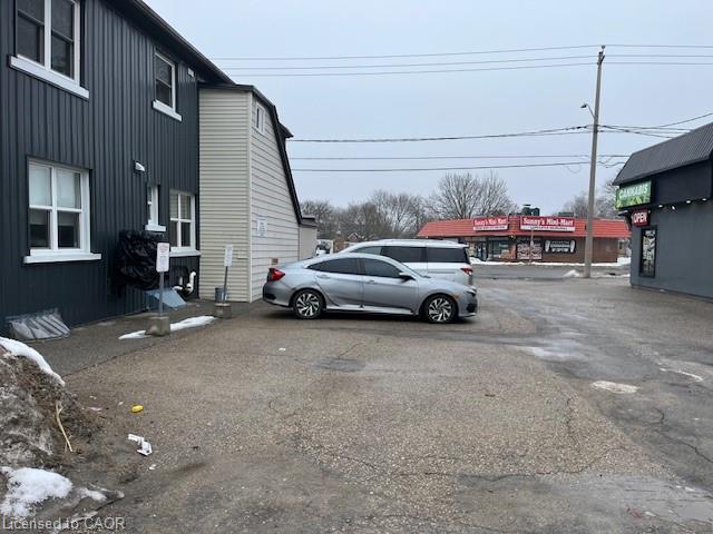 277 Lancaster Street W