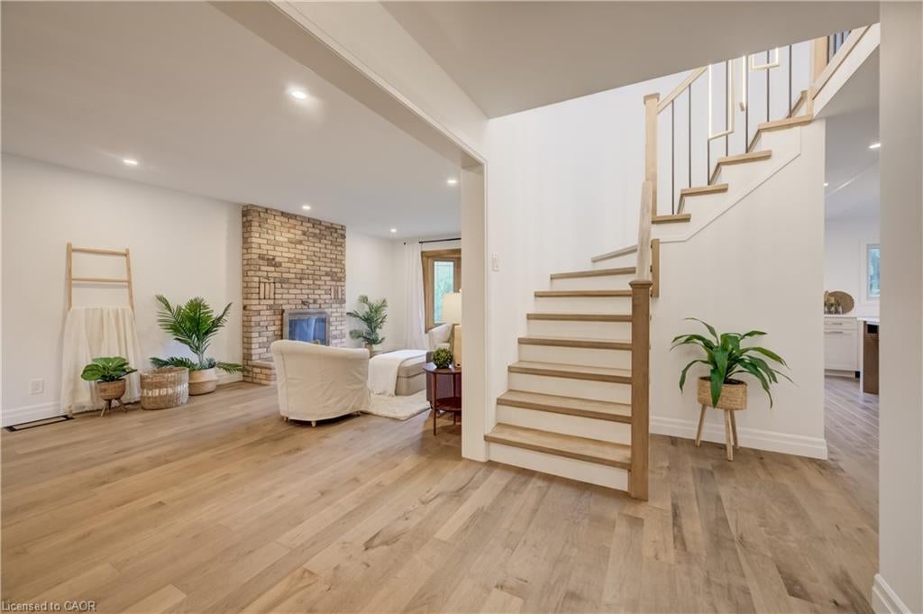 83 Rosslinn Road