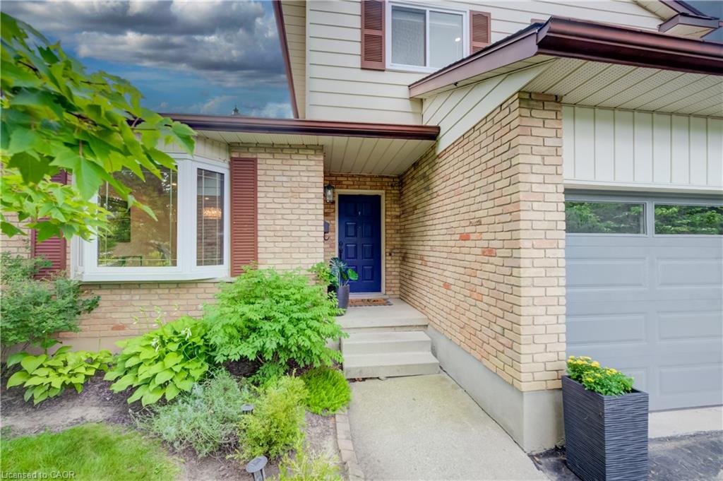 83 Rosslinn Road