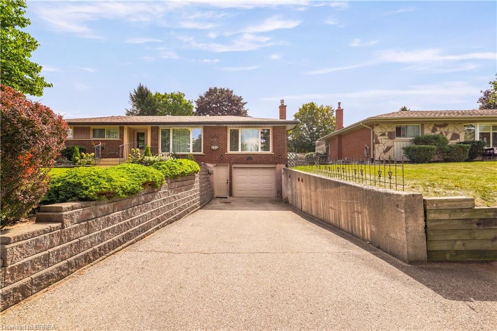25 Brier Crescent