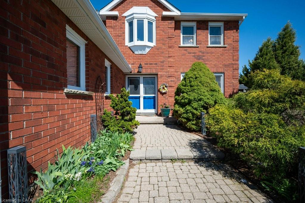 44 Lorilee Crescent