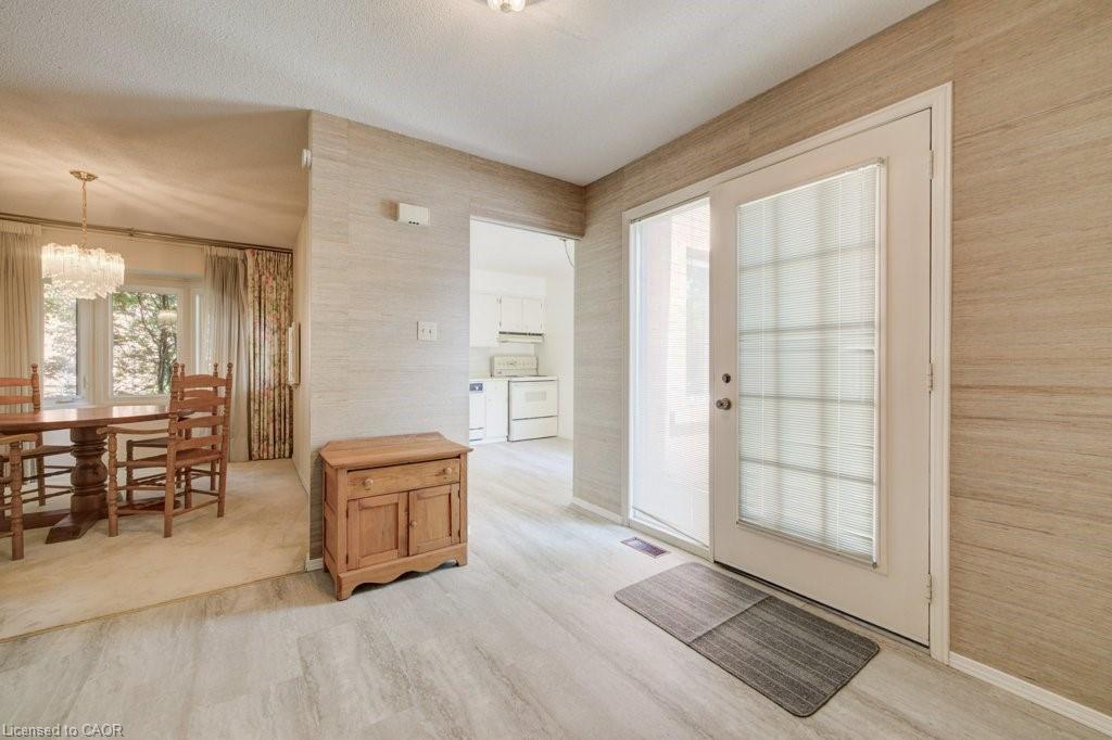 206 Candlewood Crescent 9