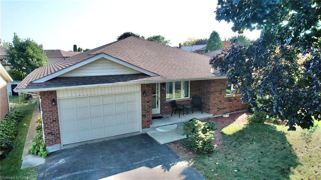 38 Mann Avenue