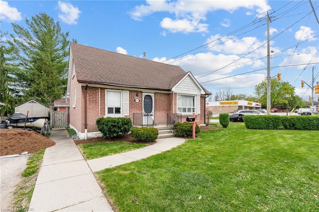 497 Victoria Street S
