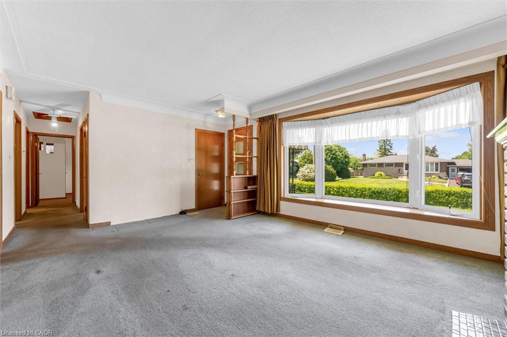 40 Oriole Crescent