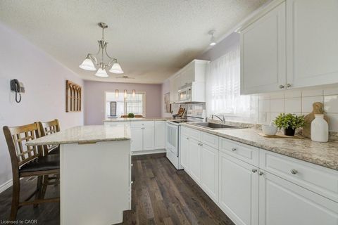 128 Wesley Crescent Waterloo ON N2J 4G8