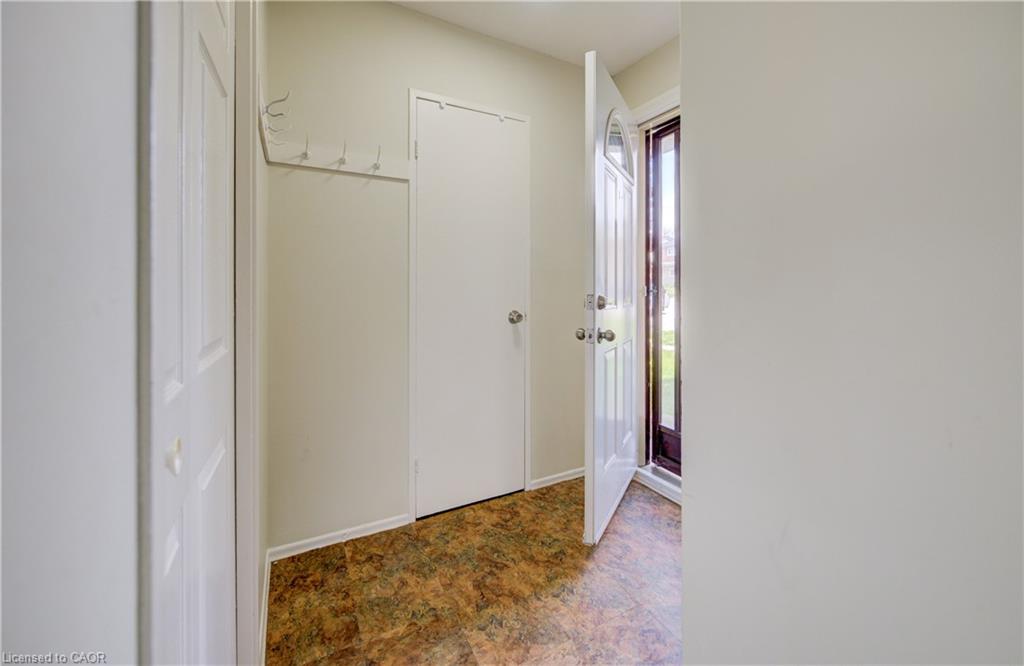 160 Jansen Avenue 32