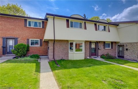 160 Jansen Avenue 32 Kitchener ON N2A 2L7