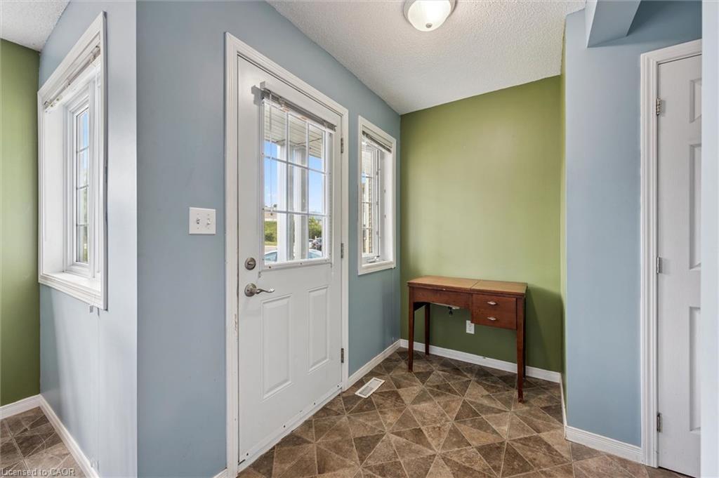 23 Howe Drive 8