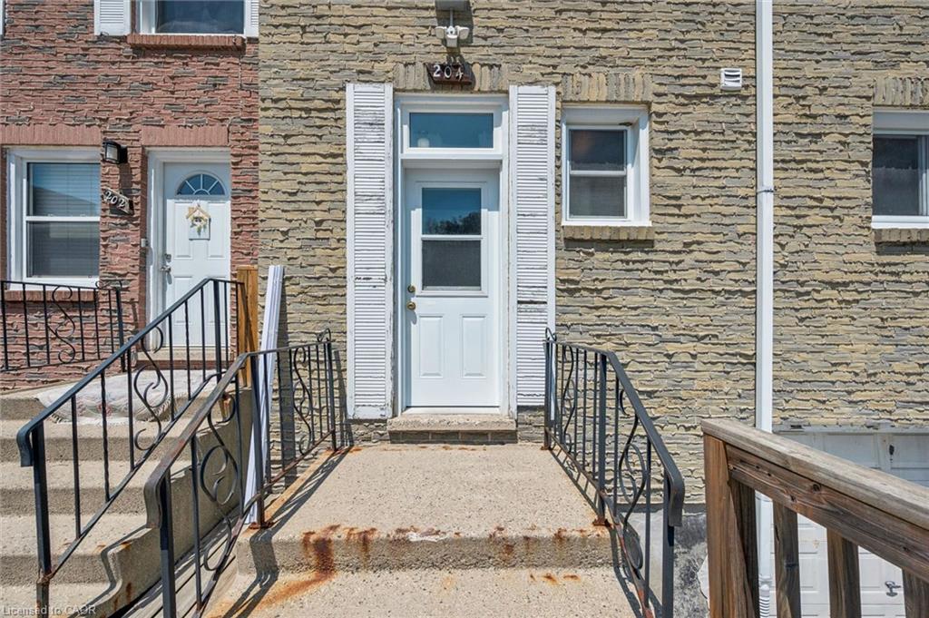 204 Westcourt Place