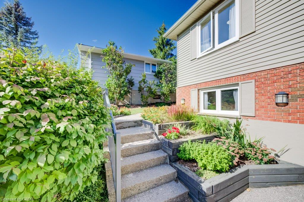 12 Cobblestone Street