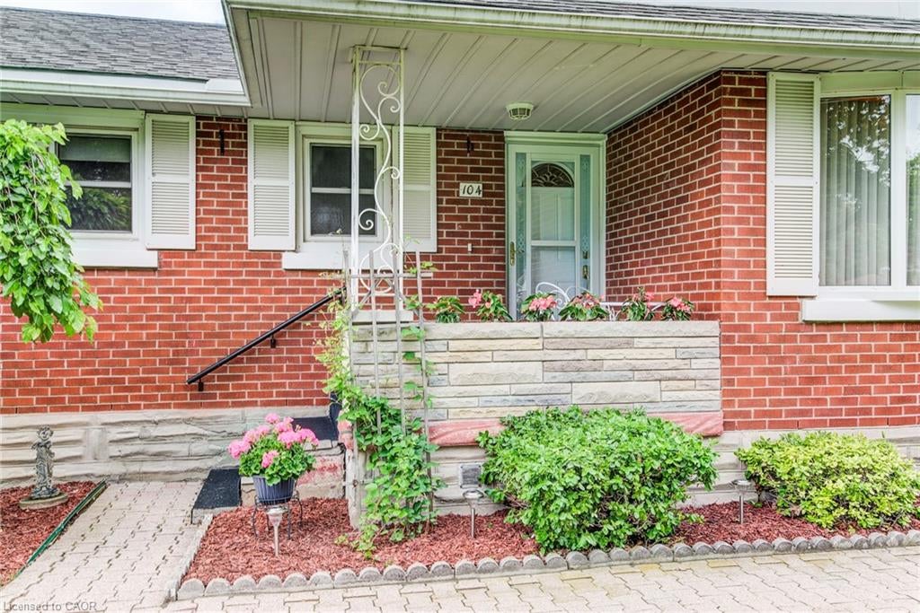 104 Elgin Crescent