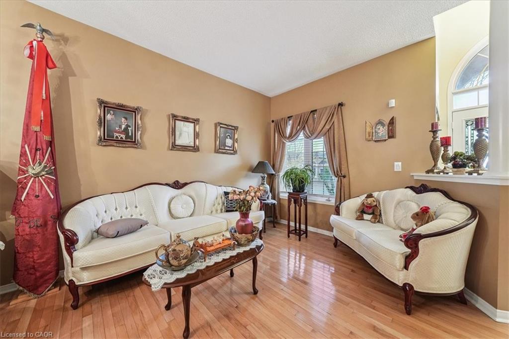 52 Mistycreek Crescent