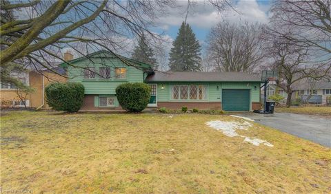 313 Braemore Avenue Waterloo ON N2K 1T5