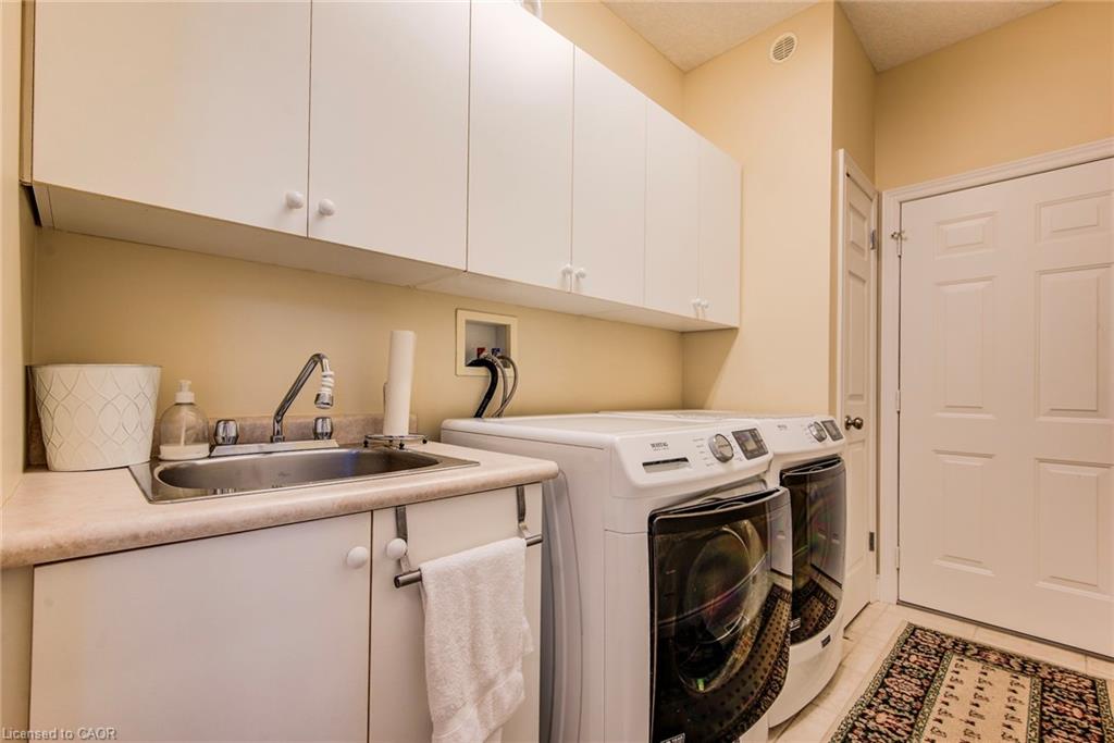 44 Laschinger Boulevard