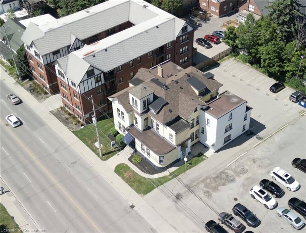 44 Weber Street W